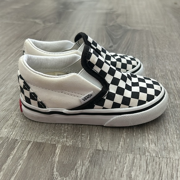 VANS - Picture 2 of 6